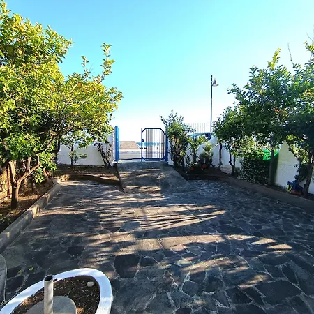 Monolocale Tirreno Seafront Apartament *